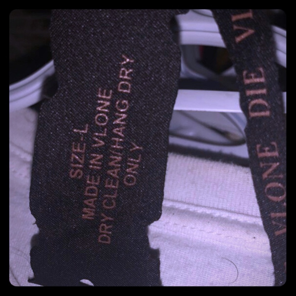 Vlone tee shirt